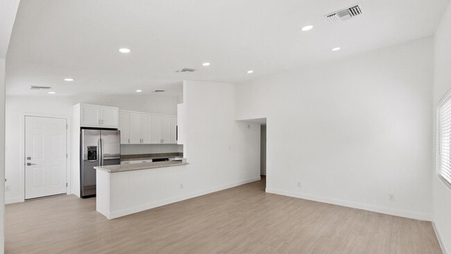 property at 6825 N 81st Ln