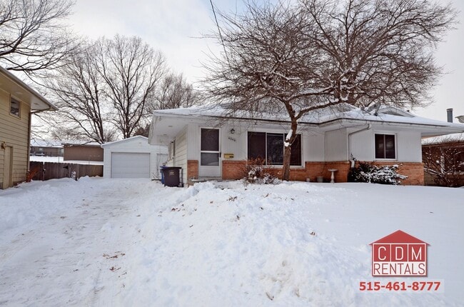 property at 4046 33rd St