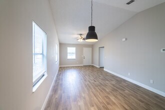 970 Orchid St in Atlantic Beach, FL - Foto de edificio - Building Photo