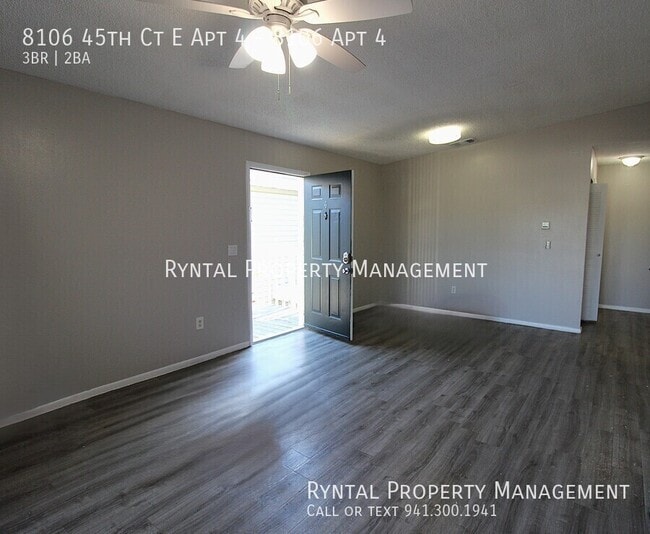 8106 45th Ct E in Sarasota, FL - Building Photo - Building Photo
