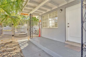 551 NE 61st St-Unit -1 in Miami, FL - Building Photo - Building Photo