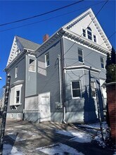 181 Reynolds Ave in Providence, RI - Foto de edificio - Building Photo