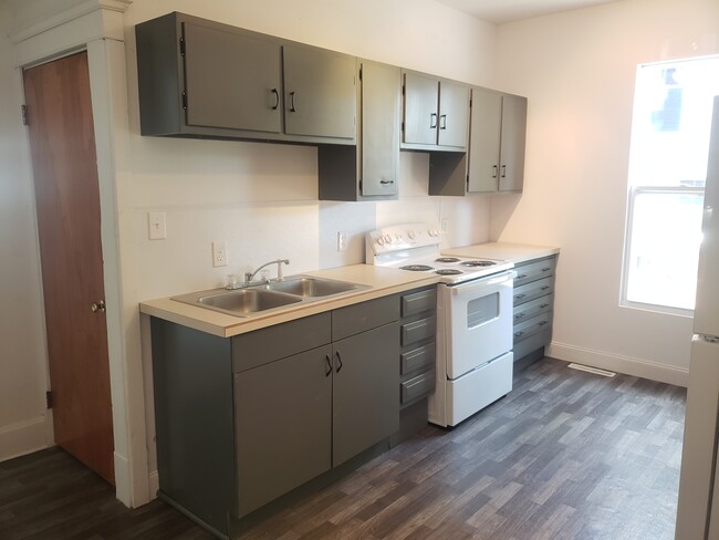 255 Elmwood Ave, Unit LOWER