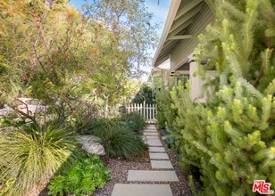 5676 Hub St in Los Angeles, CA - Building Photo - Building Photo