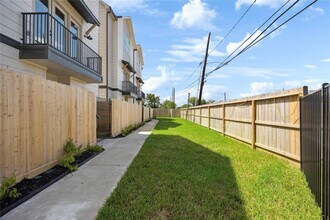 2806 Mills St in Houston, TX - Building Photo - Building Photo