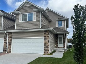 8821 Ridge Hollow Dr in Lincoln, NE - Building Photo