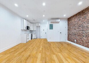 West 94th Street, Unit 4F in New York, NY - Building Photo - Building Photo