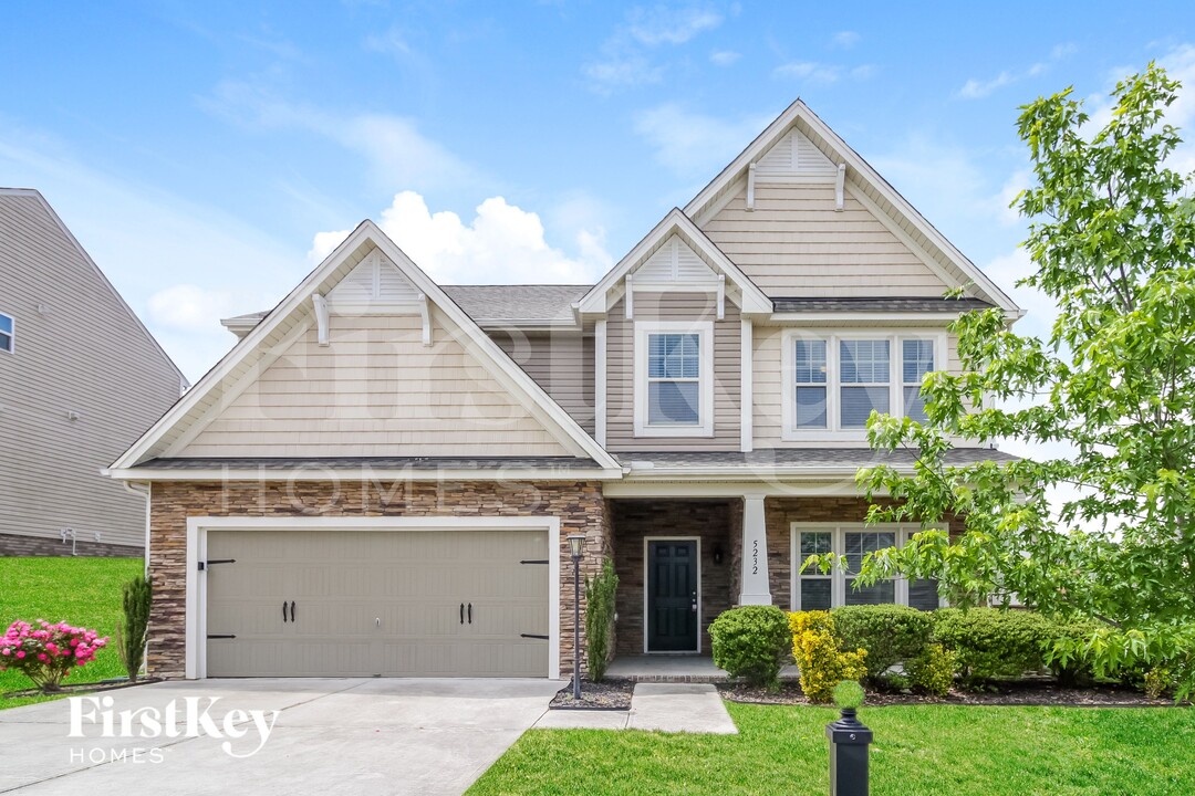 5232 Smoky Ridge Ln in Winston-Salem, NC - Building Photo