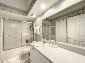 470 Bermuda Cove Way in Naples, FL - Foto de edificio - Building Photo