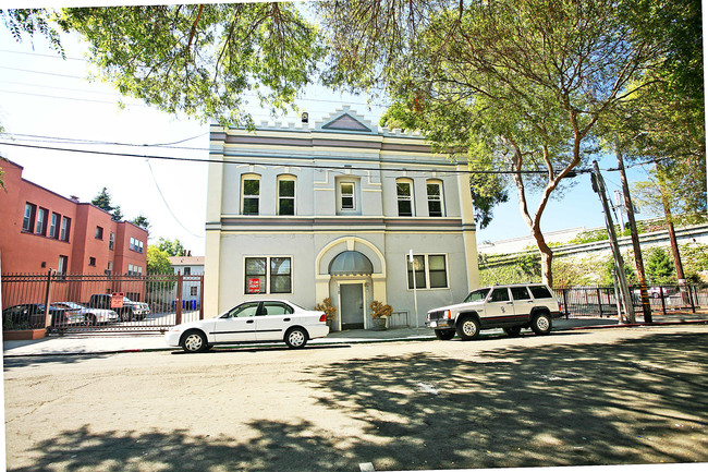 18 Washington Ave in Richmond, CA - Foto de edificio - Building Photo