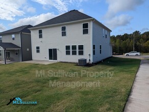 1552 Underbrush Dr in Durham, NC - Foto de edificio - Building Photo