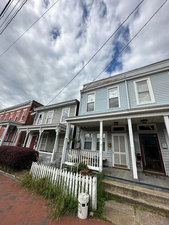 1012 W Clay St in Richmond, VA - Building Photo