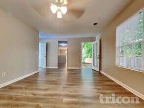 5950 Crescent Ridge Ct, Unit 2002 in Lithonia, GA - Building Photo - Building Photo