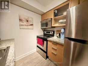 18-418 Harrison Garden Blvd in Toronto, ON - Building Photo - Building Photo