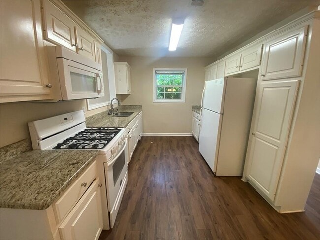 5210 Gable Ridge Way in Sugar Hill, GA - Building Photo - Building Photo