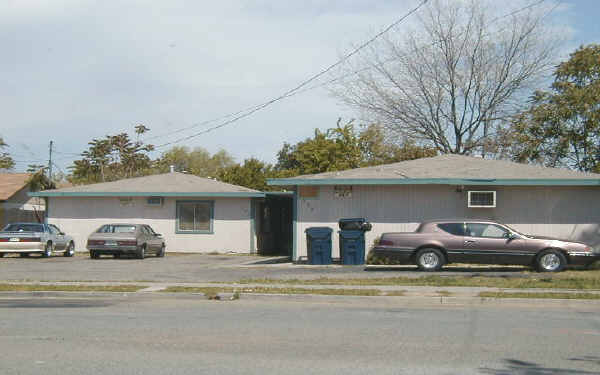 558 Texas St in Antioch, CA - Foto de edificio - Building Photo