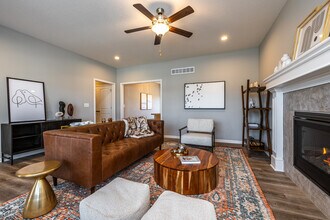 Eagle Ridge Luxury Rental Homes in Grain Valley, MO - Building Photo - Interior Photo