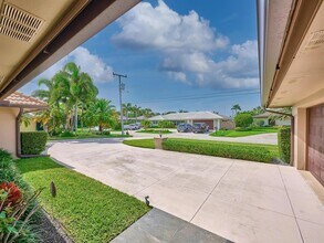 1090 Fairview Ln in West Palm Beach, FL - Building Photo - Building Photo