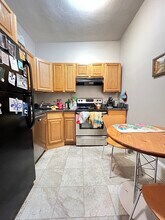 207 Fuller St in Brookline, MA - Foto de edificio - Building Photo