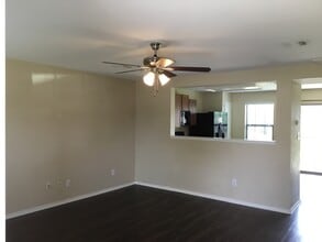 150 Myrtle St in Kyle, TX - Building Photo - Building Photo