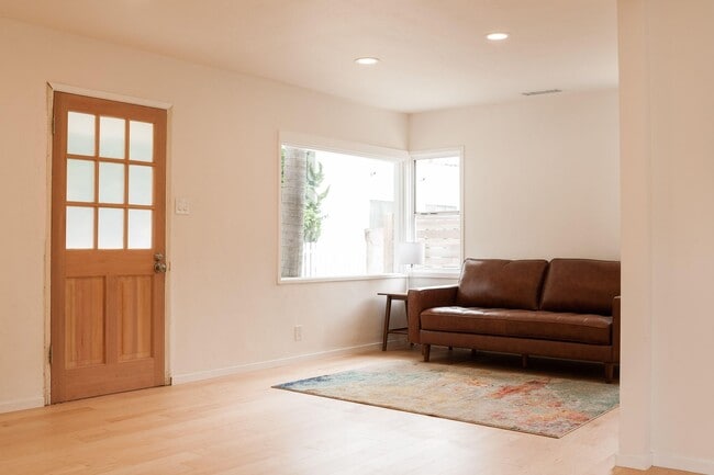 2018 Monterey St in Santa Barbara, CA - Building Photo - Building Photo