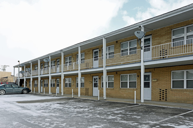 Talmadge Apartments in Toledo, OH - Building Photo - Building Photo