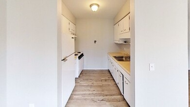 138-154 Woodhill Dr in Rochester, NY - Building Photo - Interior Photo