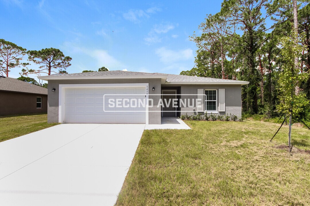 1450 Degroodt Rd SW in Palm Bay, FL - Building Photo