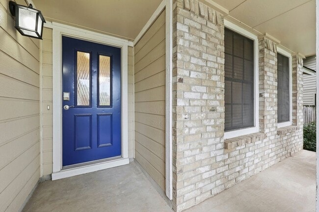 6710 Luckenbach Ln in Austin, TX - Building Photo - Building Photo