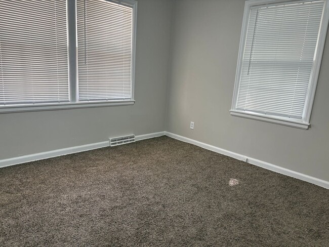 1053 N Terrace Dr in Wichita, KS - Building Photo - Building Photo