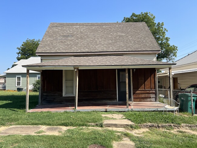 109 E Thompson Ave in Sapulpa, OK - Building Photo - Building Photo