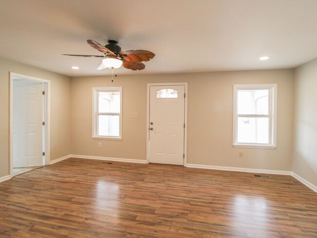 10300 Lentzville Rd in Athens, AL - Building Photo - Building Photo