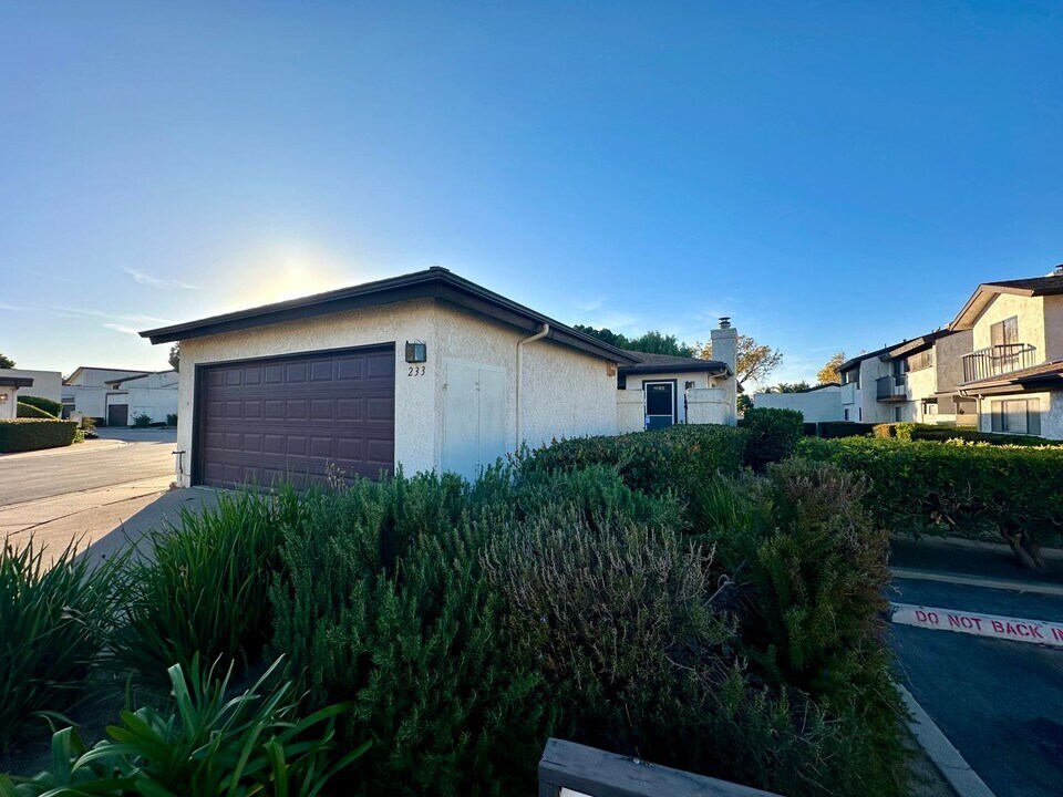 233 Marquis Pl in Santa Maria, CA - Building Photo