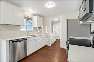 2026 14th Ave NW in Puyallup, WA - Building Photo - Building Photo