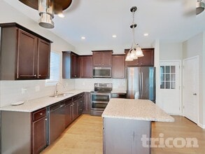 81 W Lumber Ct in Clayton, NC - Building Photo - Building Photo