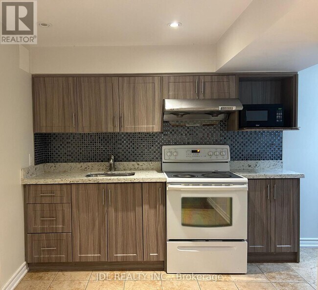 36 Bendamere Crescent in Markham, ON - Building Photo - Building Photo