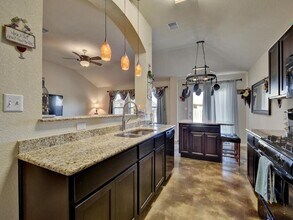 1096 Twin Estates Dr in Kyle, TX - Building Photo - Building Photo