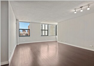 79 W Huron St in Chicago, IL - Building Photo - Building Photo