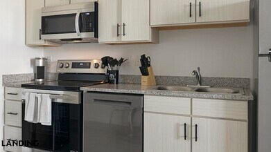 1030 Browning Rd in Lakeland, FL - Foto de edificio - Building Photo