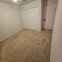 12370 SW 121st Ave in Tigard, OR - Building Photo - Building Photo