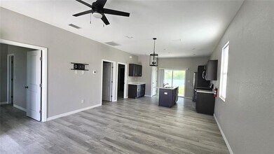 10446 Kidron Ave in Englewood, FL - Building Photo - Building Photo