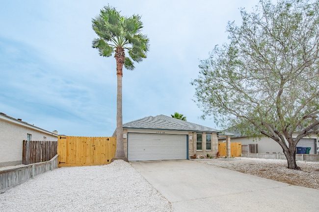 15234 Barataria Dr in Corpus Christi, TX - Foto de edificio - Building Photo