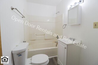 255 S Wayne St in Waterloo, IN - Building Photo - Building Photo