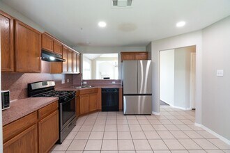 1052 Windy Grove Ln in Conroe, TX - Building Photo - Building Photo