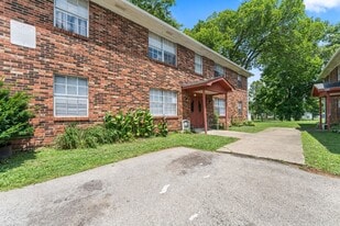 12513 E Orell Rd in Louisville, KY - Building Photo