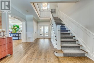 424 Cairncroft Rd in Oakville, ON - Building Photo - Building Photo