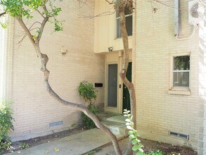 962 S Weatherred Dr in Richardson, TX - Building Photo - Building Photo