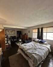 19 Kippy Dr in Newton, MA - Building Photo - Building Photo
