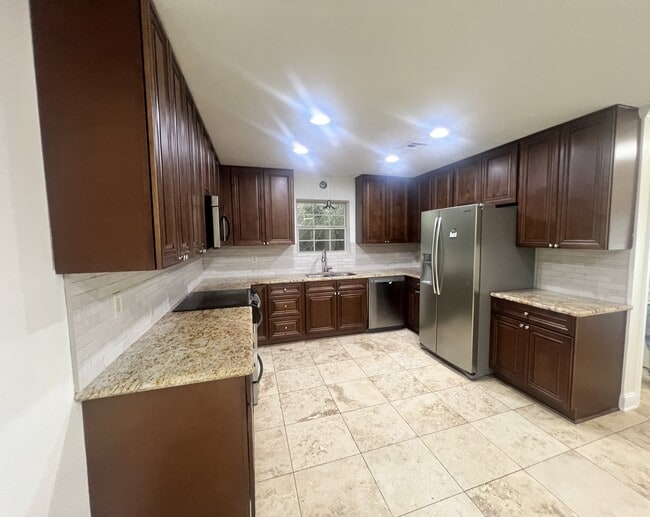 403 Yvette Marie Dr in Lafayette, LA - Building Photo - Building Photo