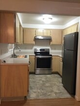 546 Village Dr in Central Point, OR - Building Photo - Building Photo